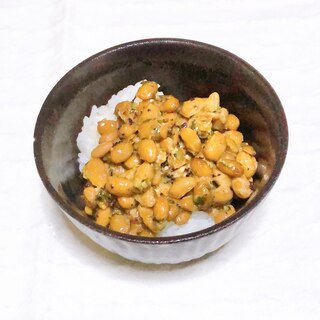 簡単⭐ゆかりのふりかけ入り納豆ご飯